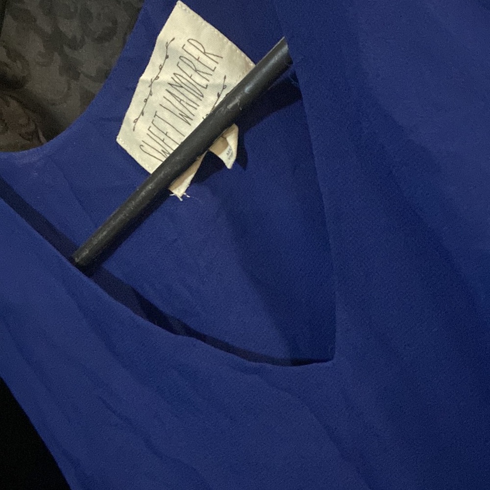 Top - Picture 2 of 2